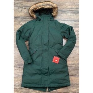 The north face arctic parka II in scarab green